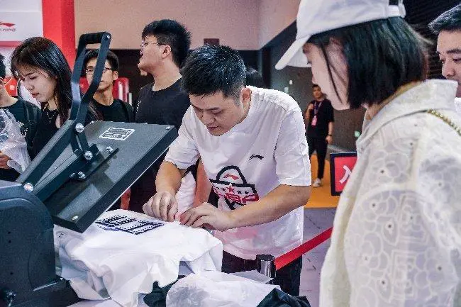 哪里可以找到适合青少年的篮球季前赛训练营_1